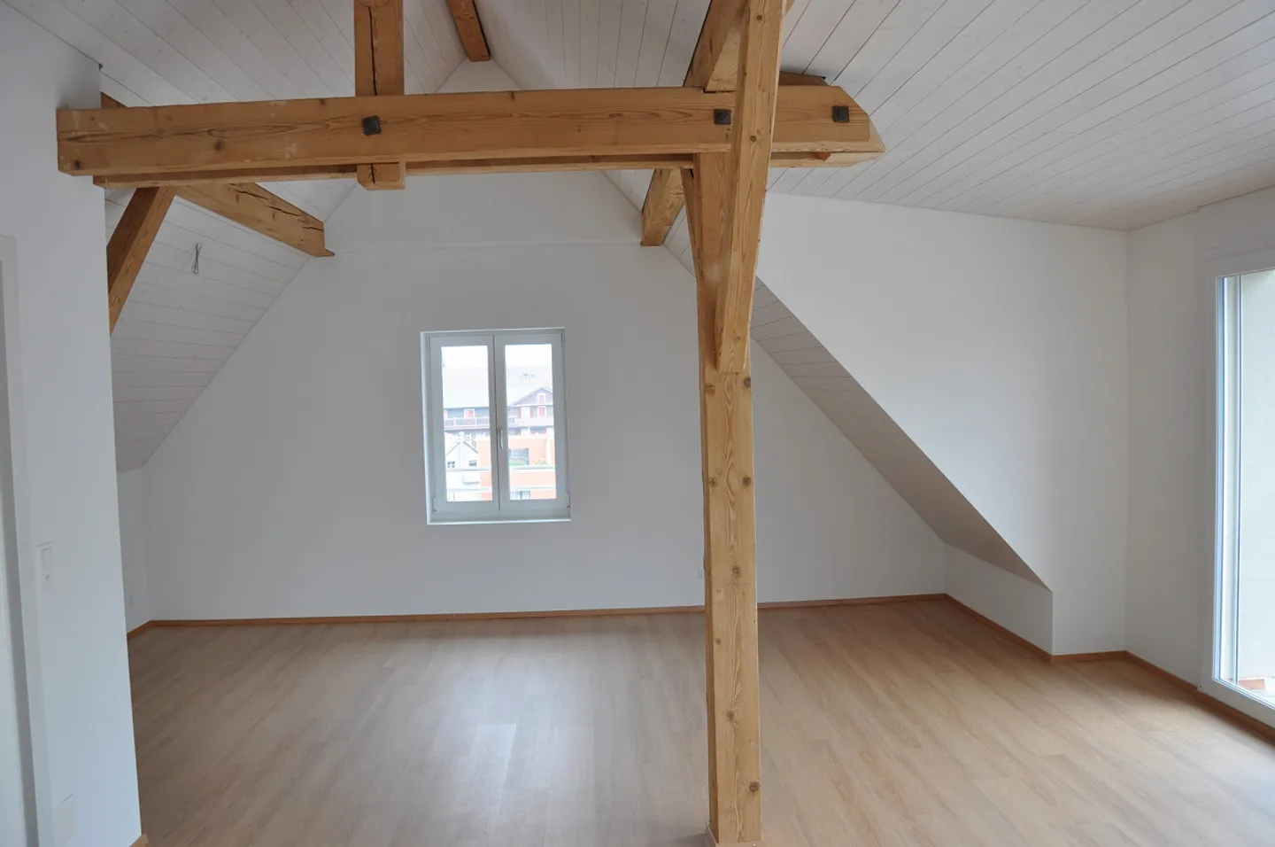 Cozy attic apartment in the center of Malters - Photo 5 of 11