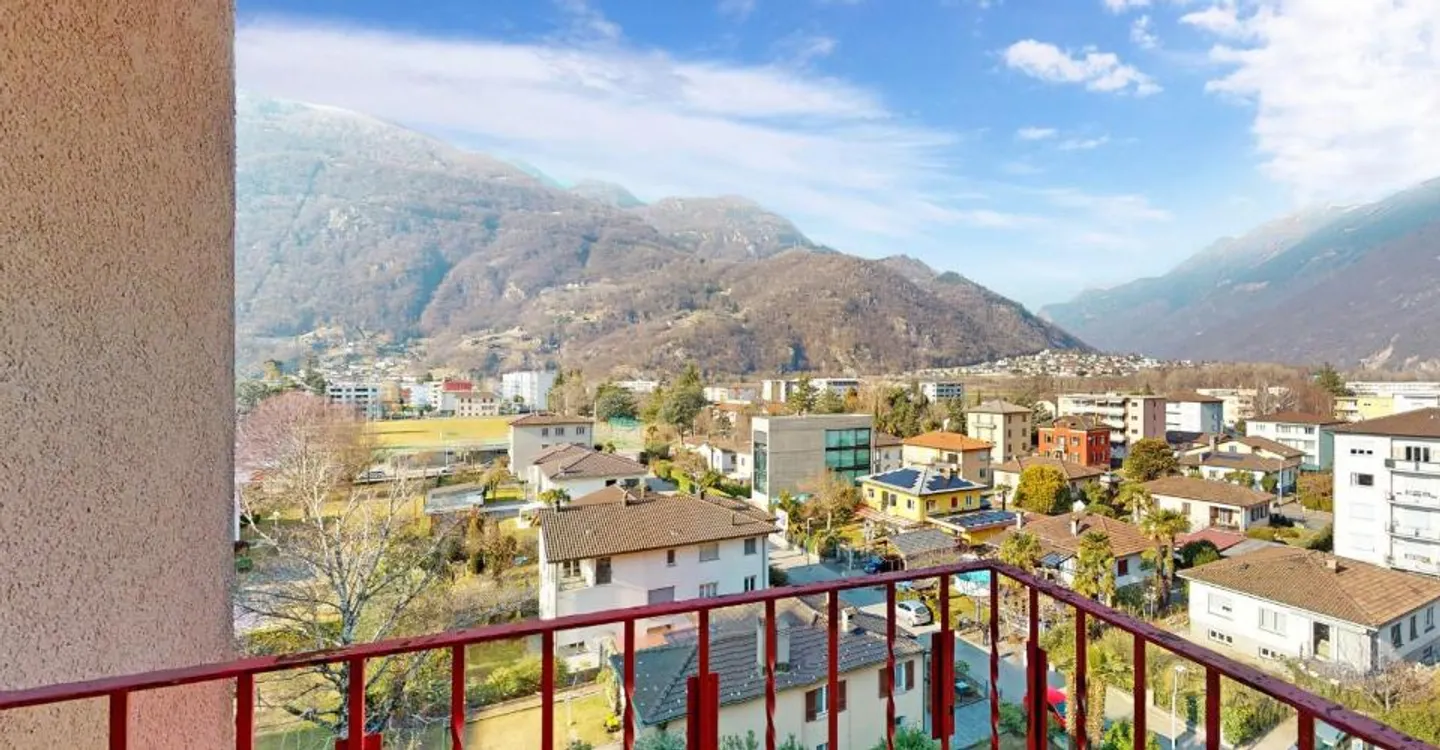 Appartamento spazioso in zona tranquilla - Foto 1 di 10