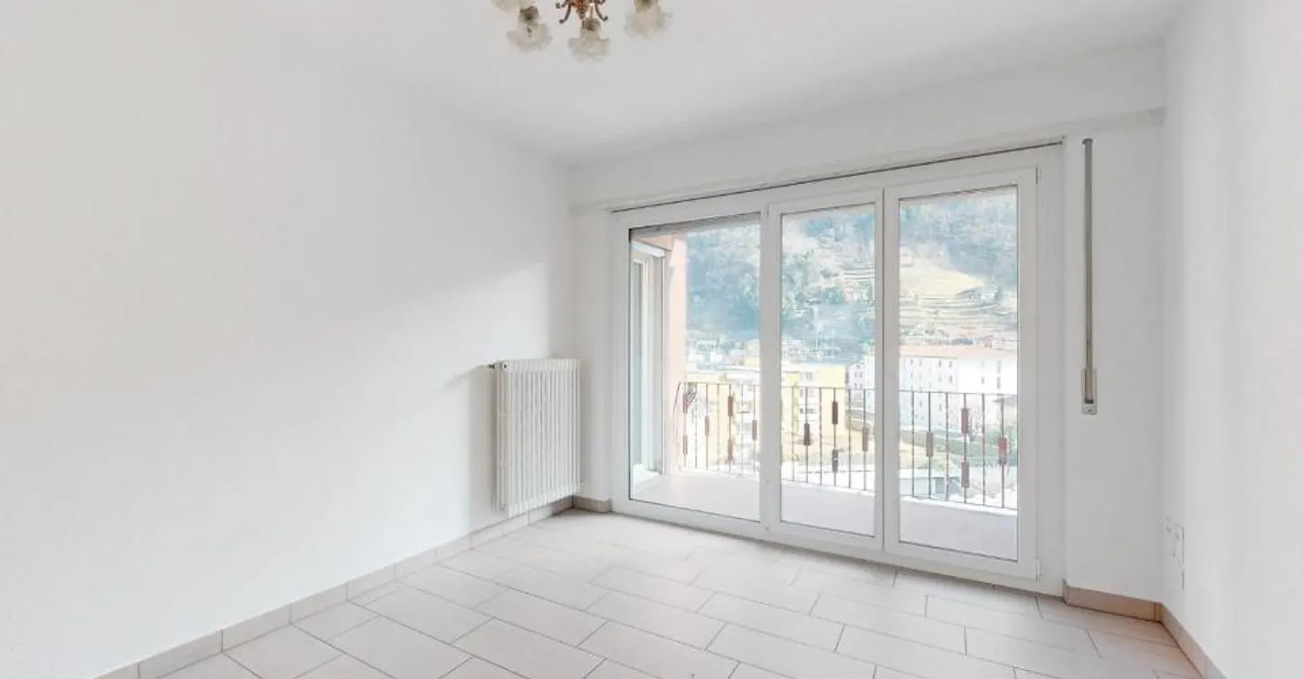 Appartamento spazioso in zona tranquilla - Foto 4 di 10