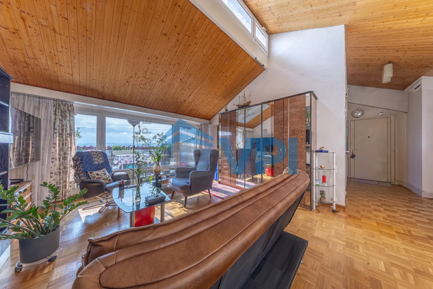 Penthouse Apartment - Photo 2 of 11