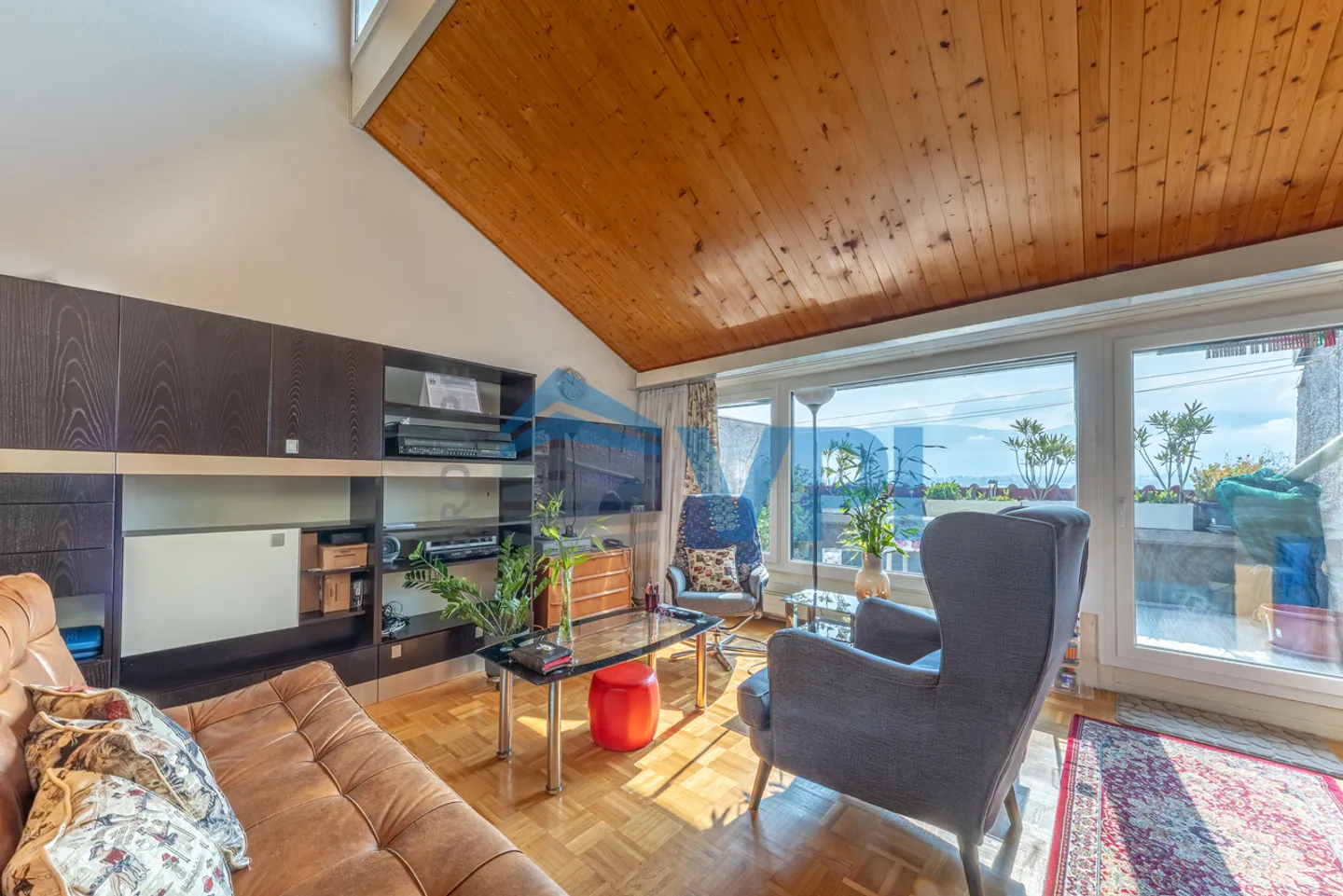 Penthouse Apartment - Photo 3 of 11