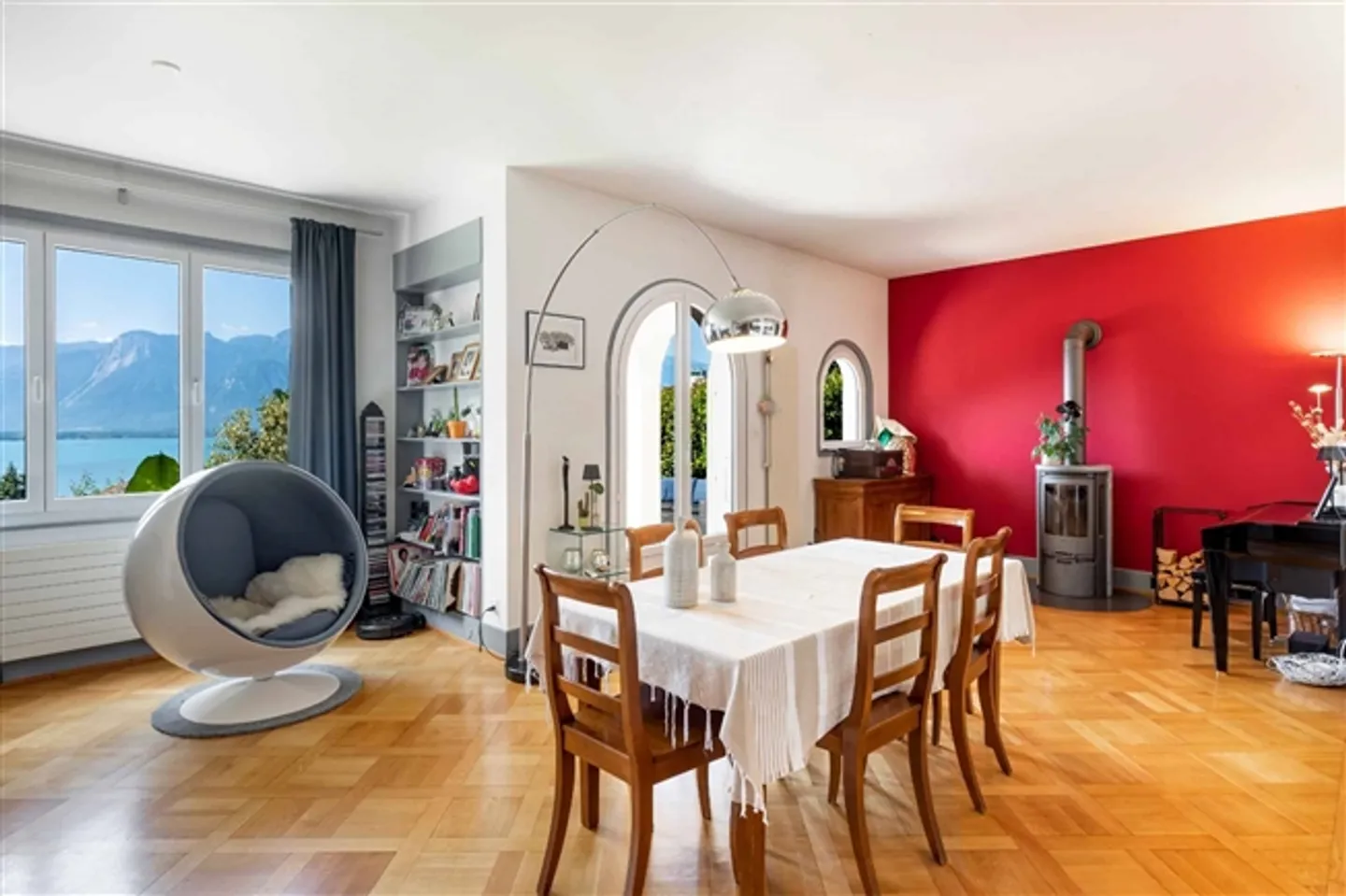 Magnifique maison avec trois appartements et vue sur le lac, près du centre-ville ! - Photo 10 sur 13