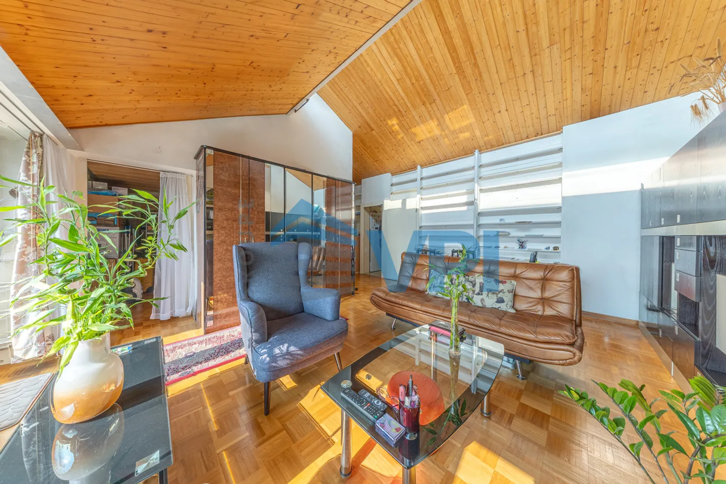 Penthouse Apartment - Photo 5 of 11