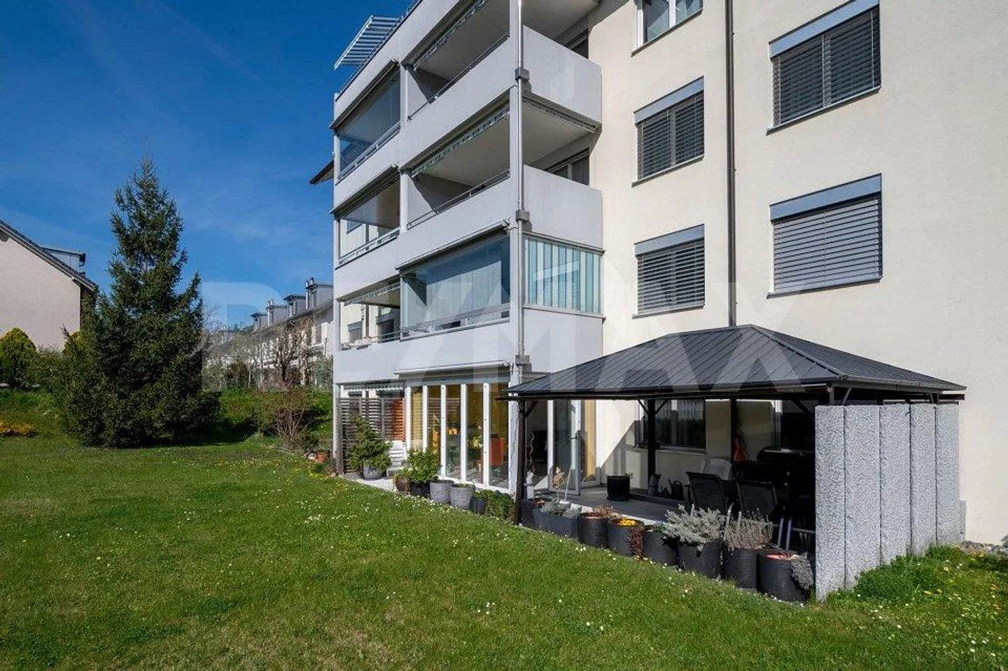 Appartamento giardino attraente di 4,5 stanze con cucina di design / In diritto di costruzione - Foto 10 di 13