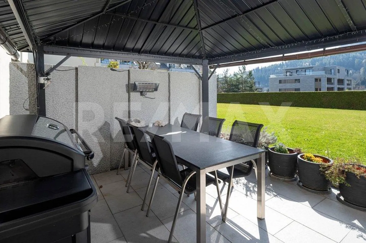 Appartamento giardino attraente di 4,5 stanze con cucina di design / In diritto di costruzione - Foto 12 di 13