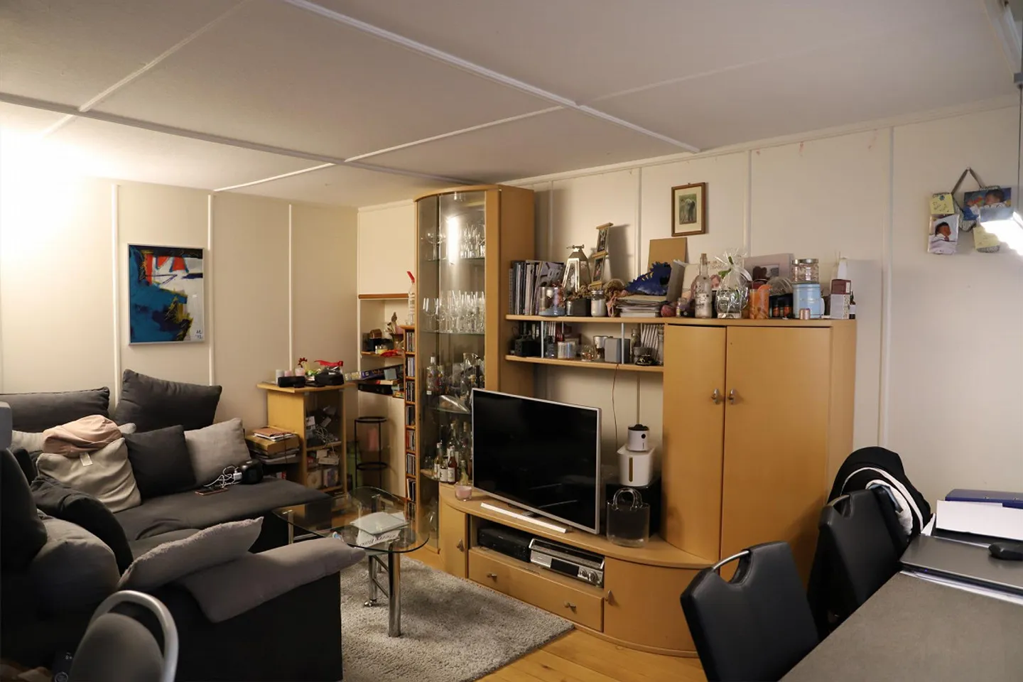 Angebautes 4-Zimmer EFH mit 400 m2 Grundstücksfläche - Foto 3 von 9