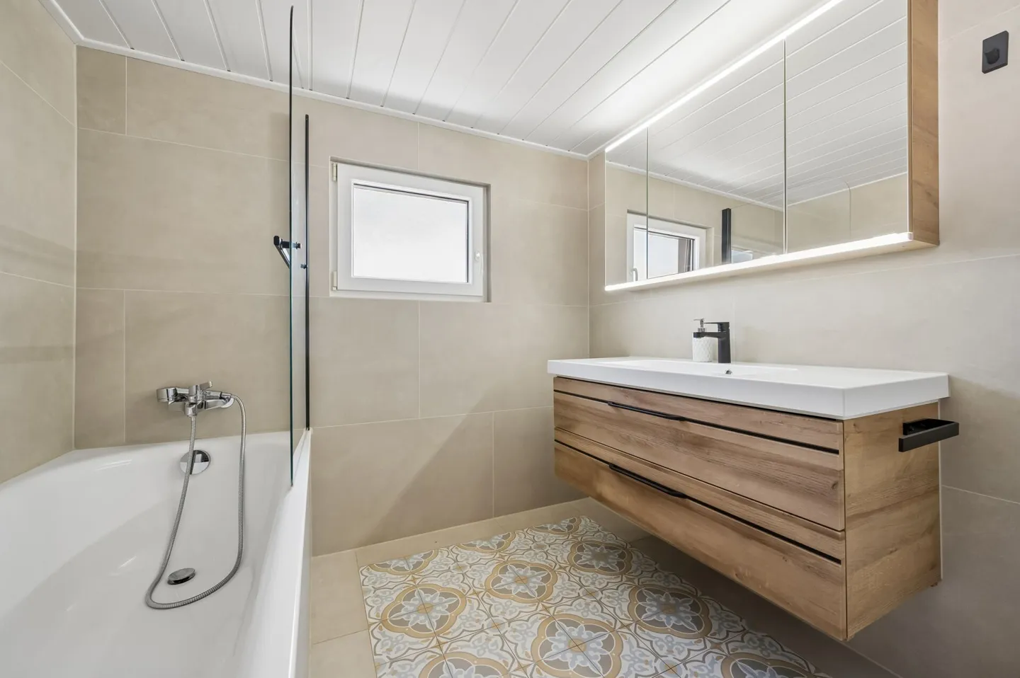 Incantevole Casa Familiare vicino al Lago di Neuchâtel - Foto 8 di 13