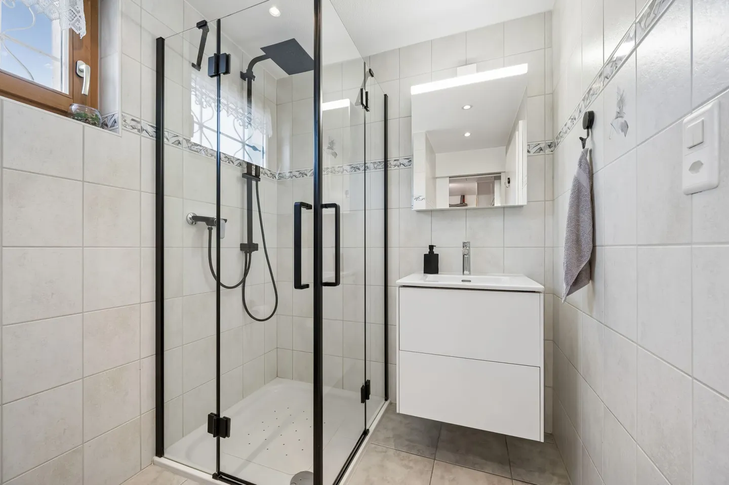 Incantevole Casa Familiare vicino al Lago di Neuchâtel - Foto 9 di 13