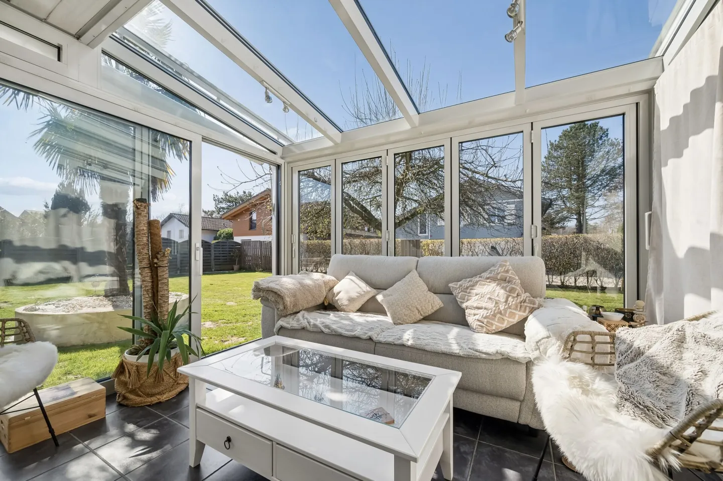 Incantevole Casa Familiare vicino al Lago di Neuchâtel - Foto 10 di 13