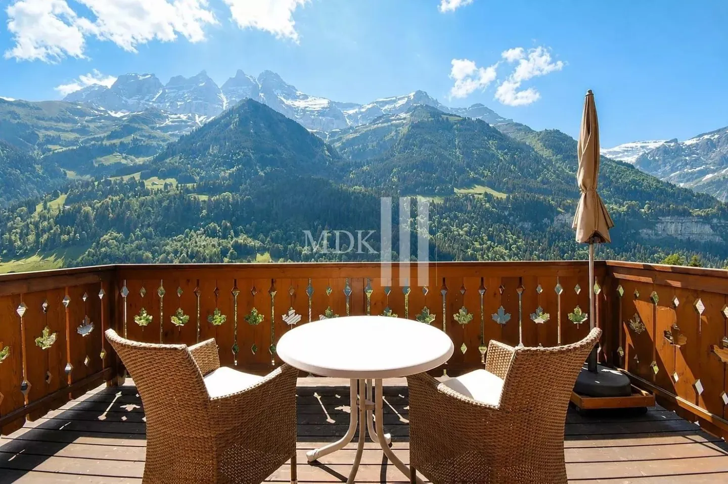 Chalet 5.5 rooms - Photo 1 of 13