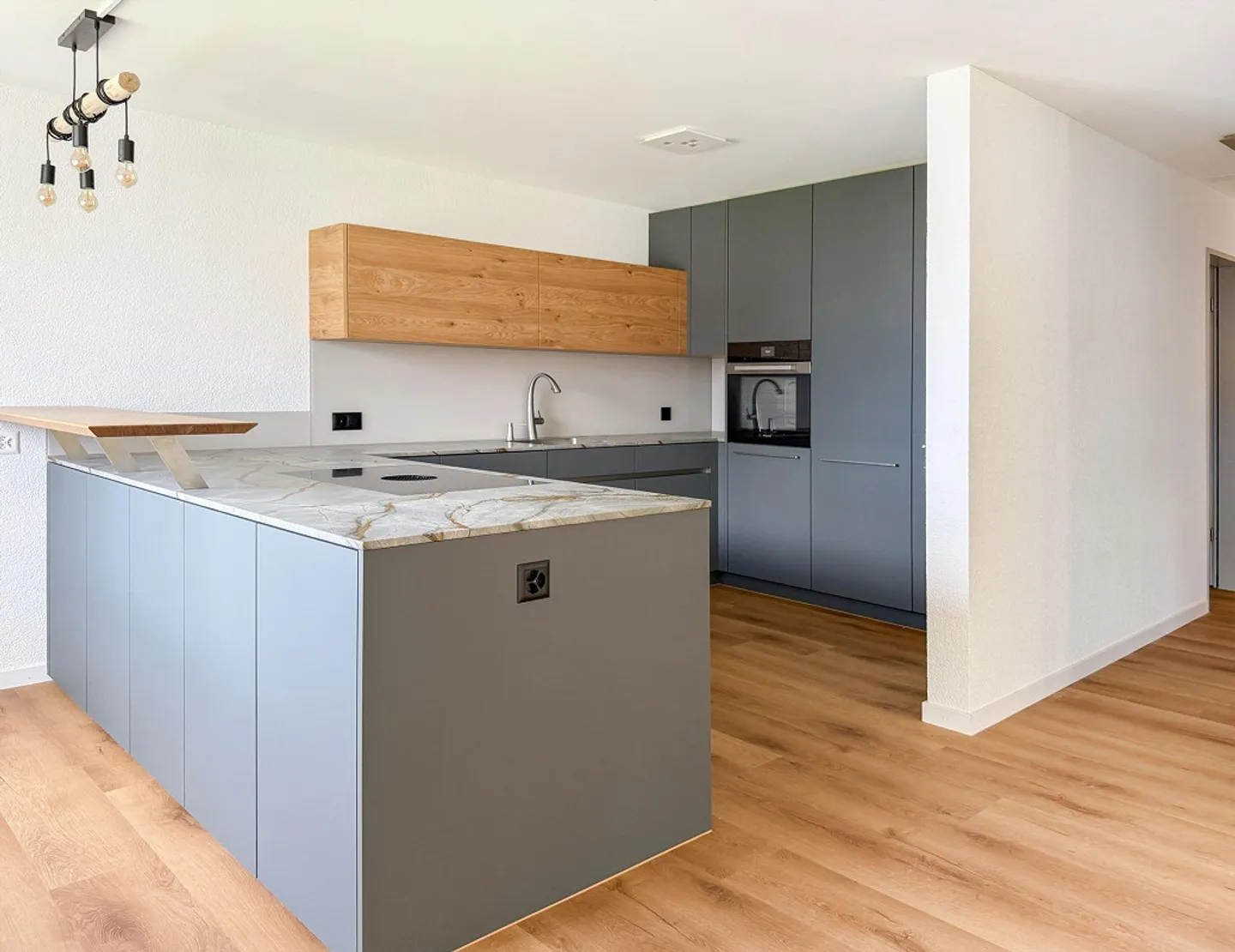 Trendy 3.5-room apartment with large balcony - Photo 4 of 9
