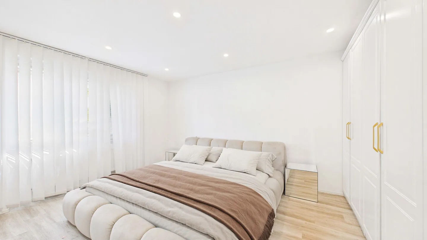 Casa a schiera modernizzata di 4,5 stanze con molto spazio su quattro piani - Foto 6 di 12