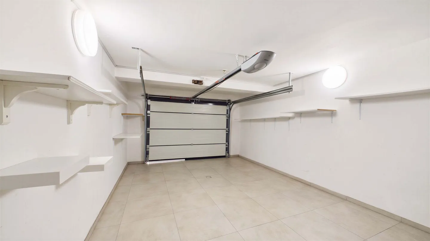 Casa a schiera modernizzata di 4,5 stanze con molto spazio su quattro piani - Foto 12 di 12