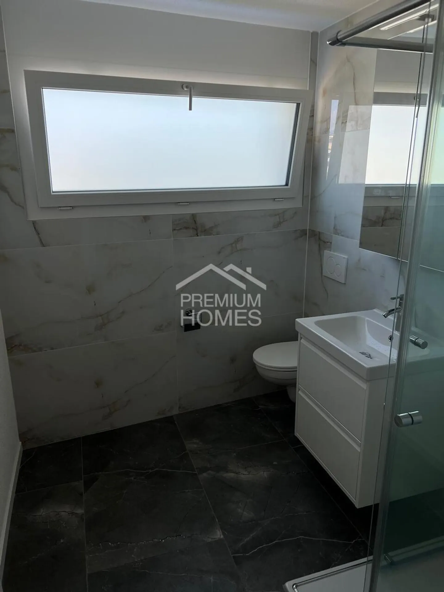 Casa per 4 famiglie completamente affittata - investimento sostenibile - Foto 7 di 10