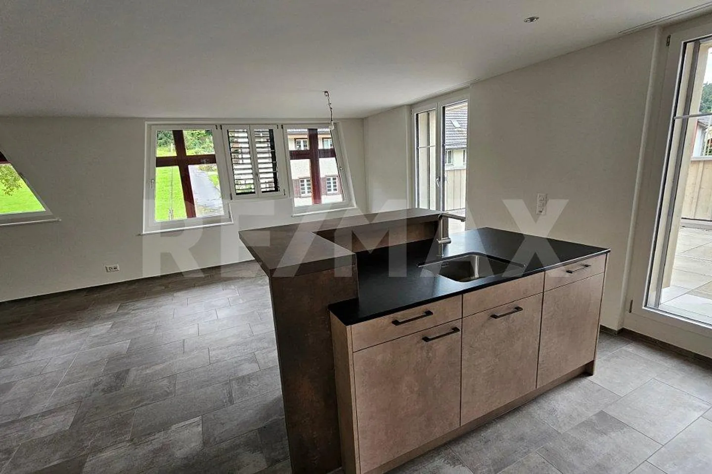 Modernes 5.5-Zimmer-Apartment - Foto 4 von 10