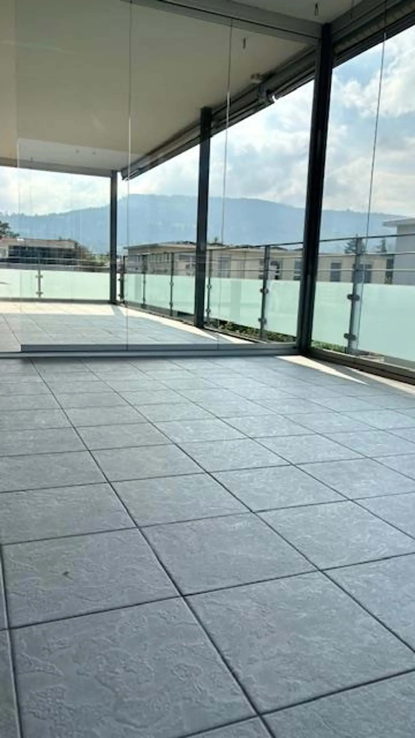Appartement exclusif de 4½ pièces avec terrasse/jardin d'hiver de 35 m² - Photo 1 sur 12