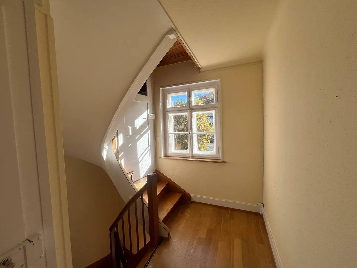 Detached single-family house with large garden and carport - Photo 5 of 11