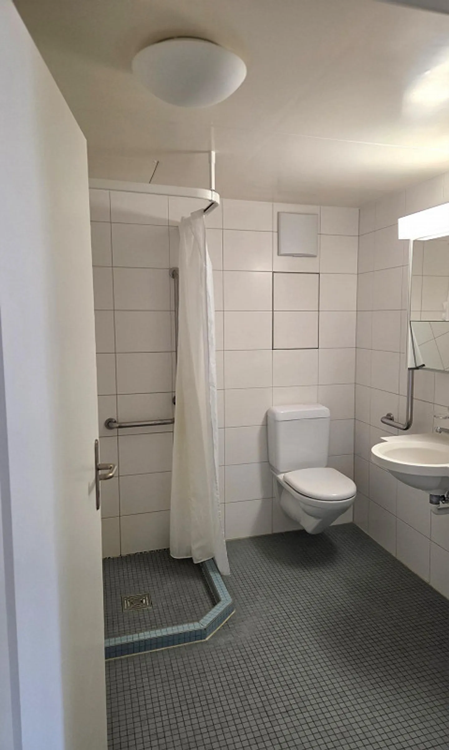 Affitto netto gratuito - Appartamento per anziani nel cuore di Zofingen - Foto 5 di 5