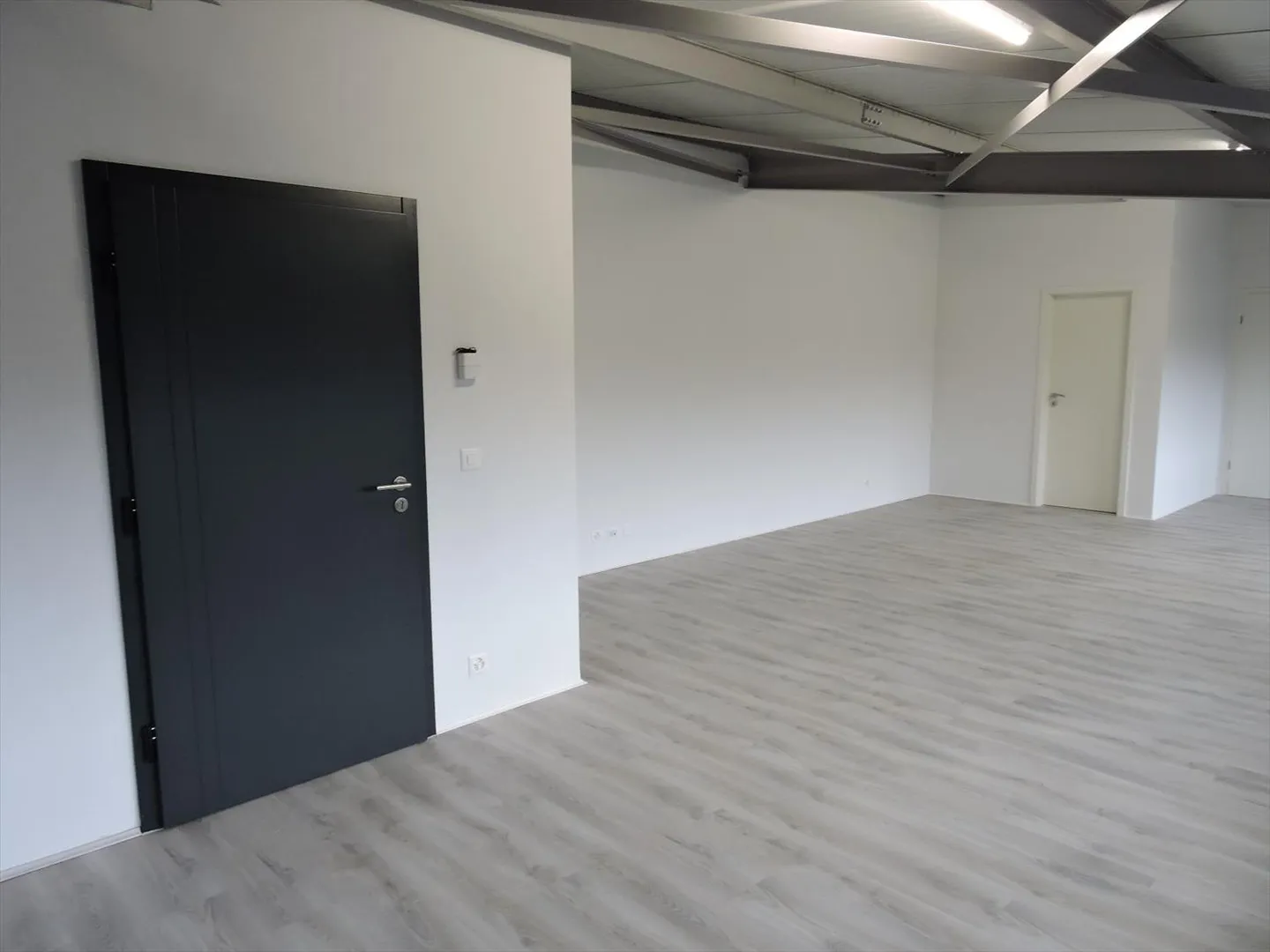 FOR RENT - 80 M² PROFESSIONAL SPACE FOR OFFICE OR FREELANCE ACTIVITIES - Photo 3 of 3