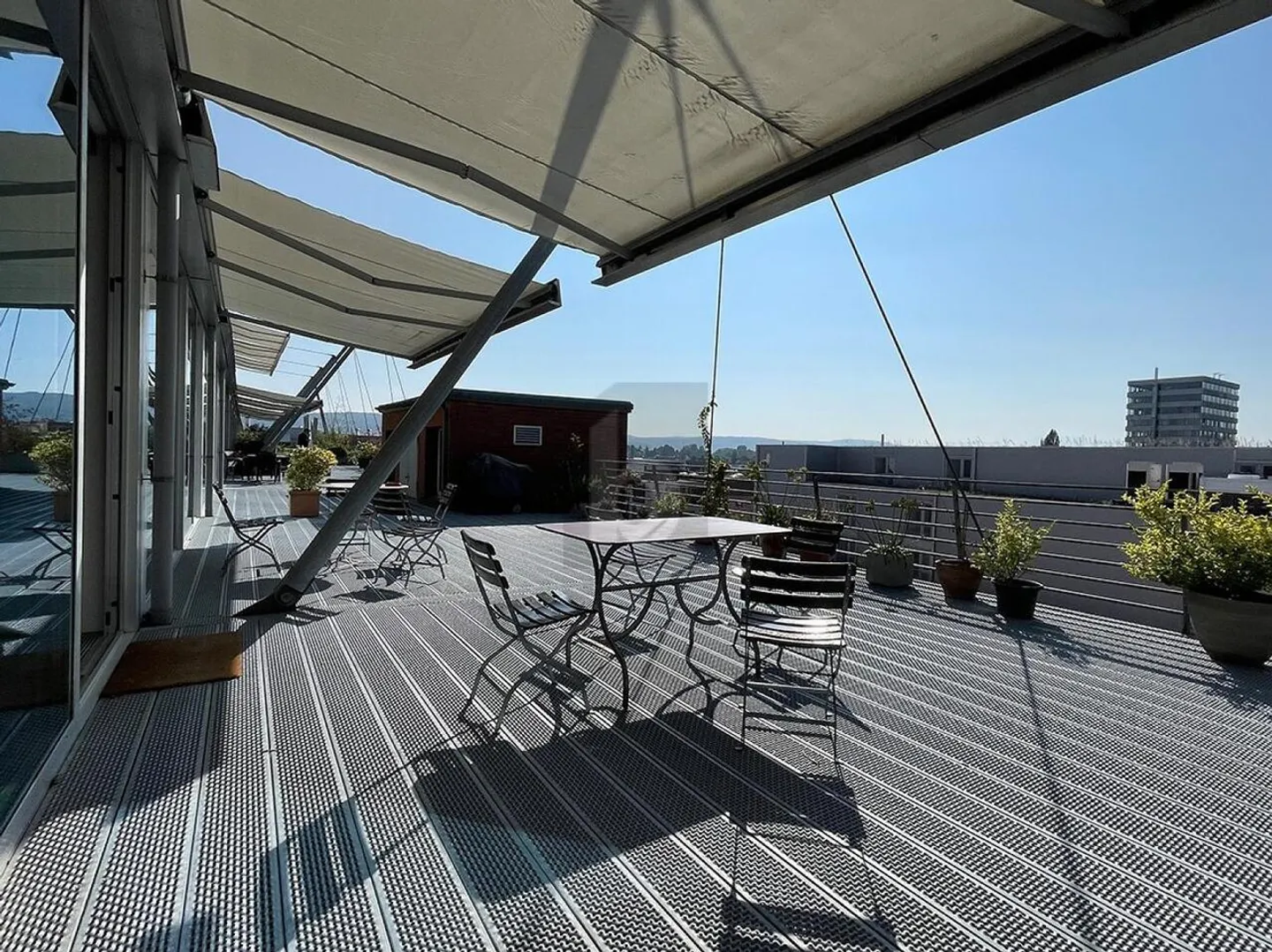 MOLTO SPAZIO CON UNA TERRAZZA GENEROSA - Foto 1 di 6