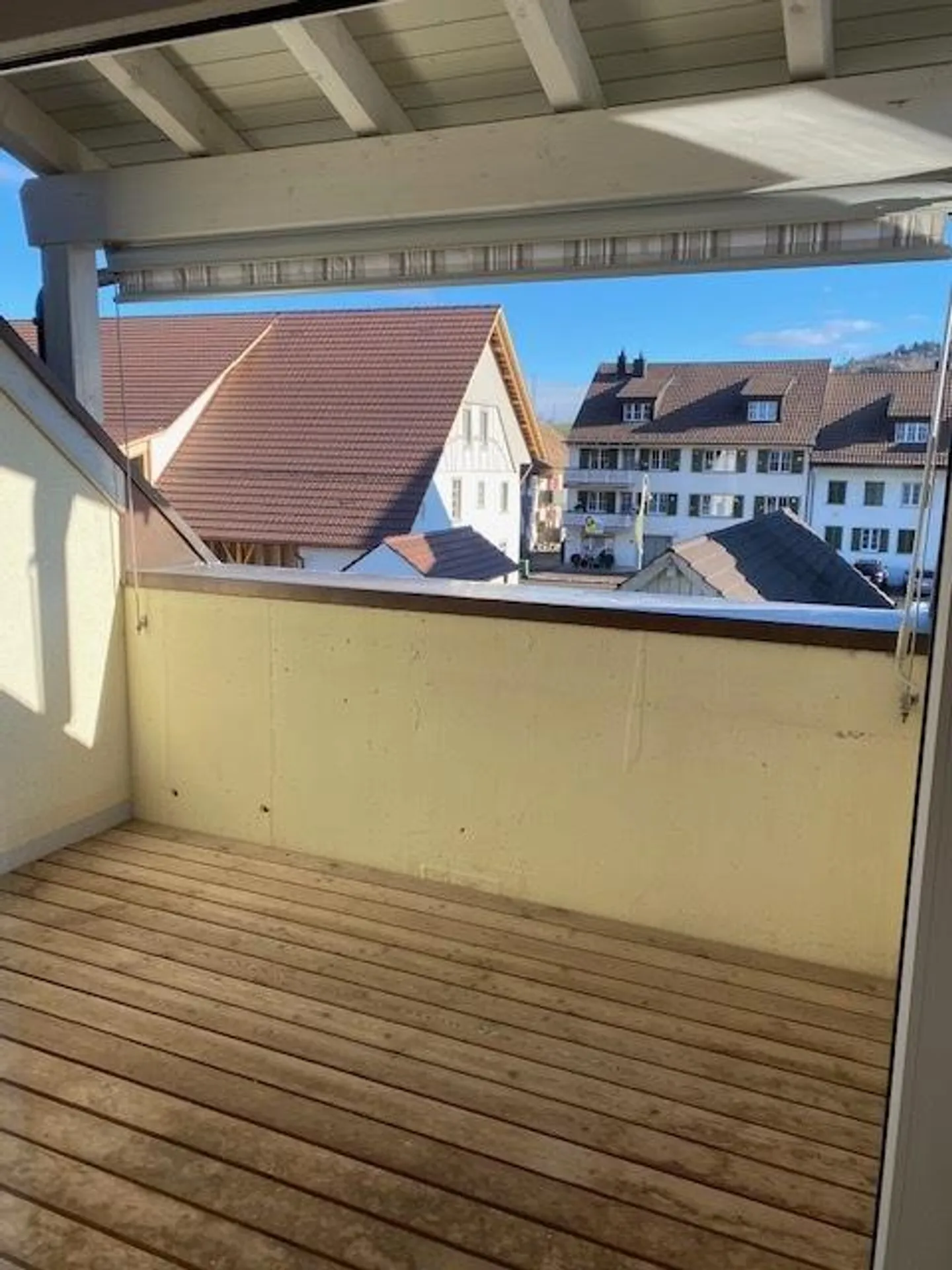 Luminoso appartamento di 3,5 locali direttamente nel centro del villaggio di Würenlingen - Foto 8 di 9