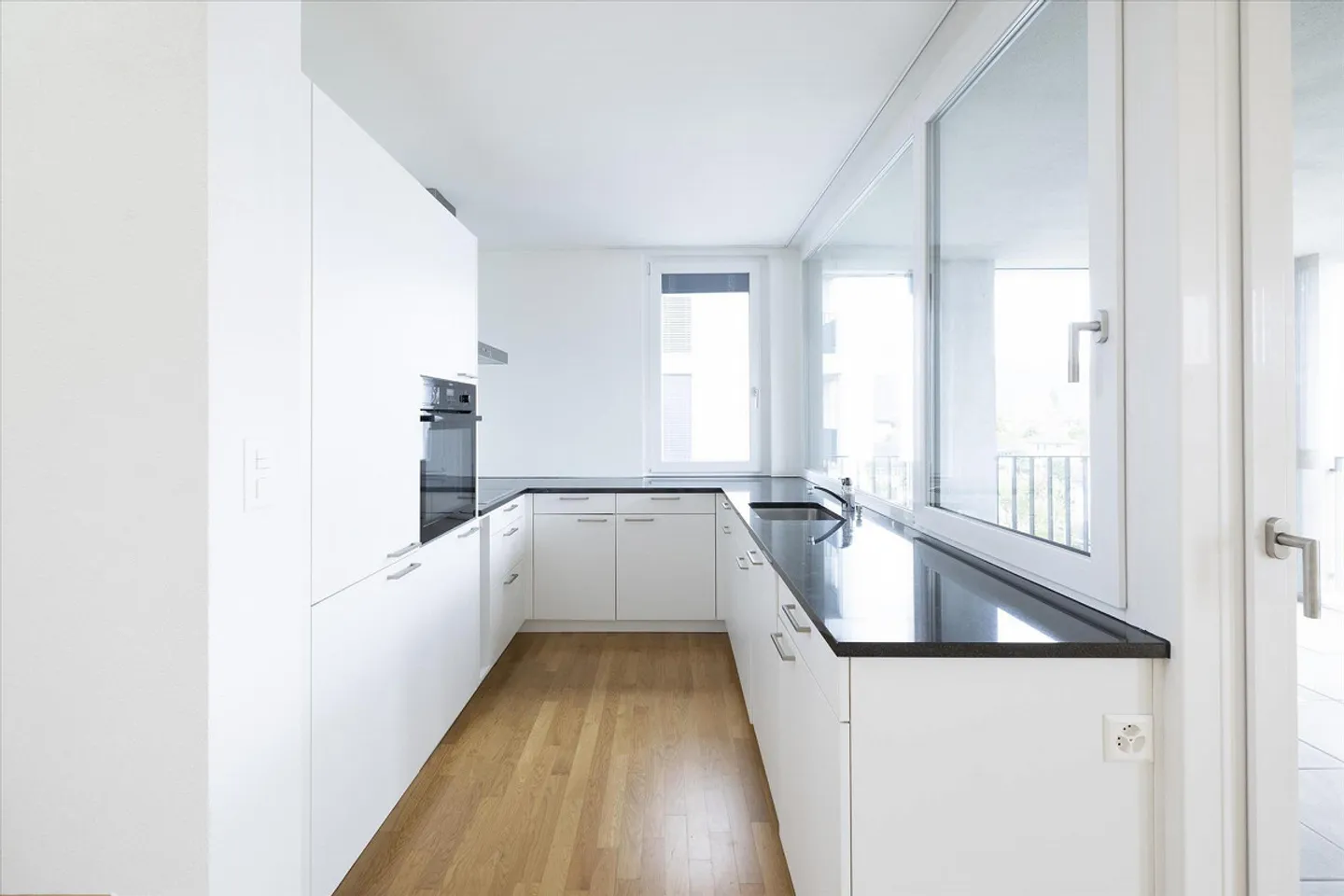 Rare beautiful 4.5-room maisonette apartment with dream view! - Photo 4 of 13