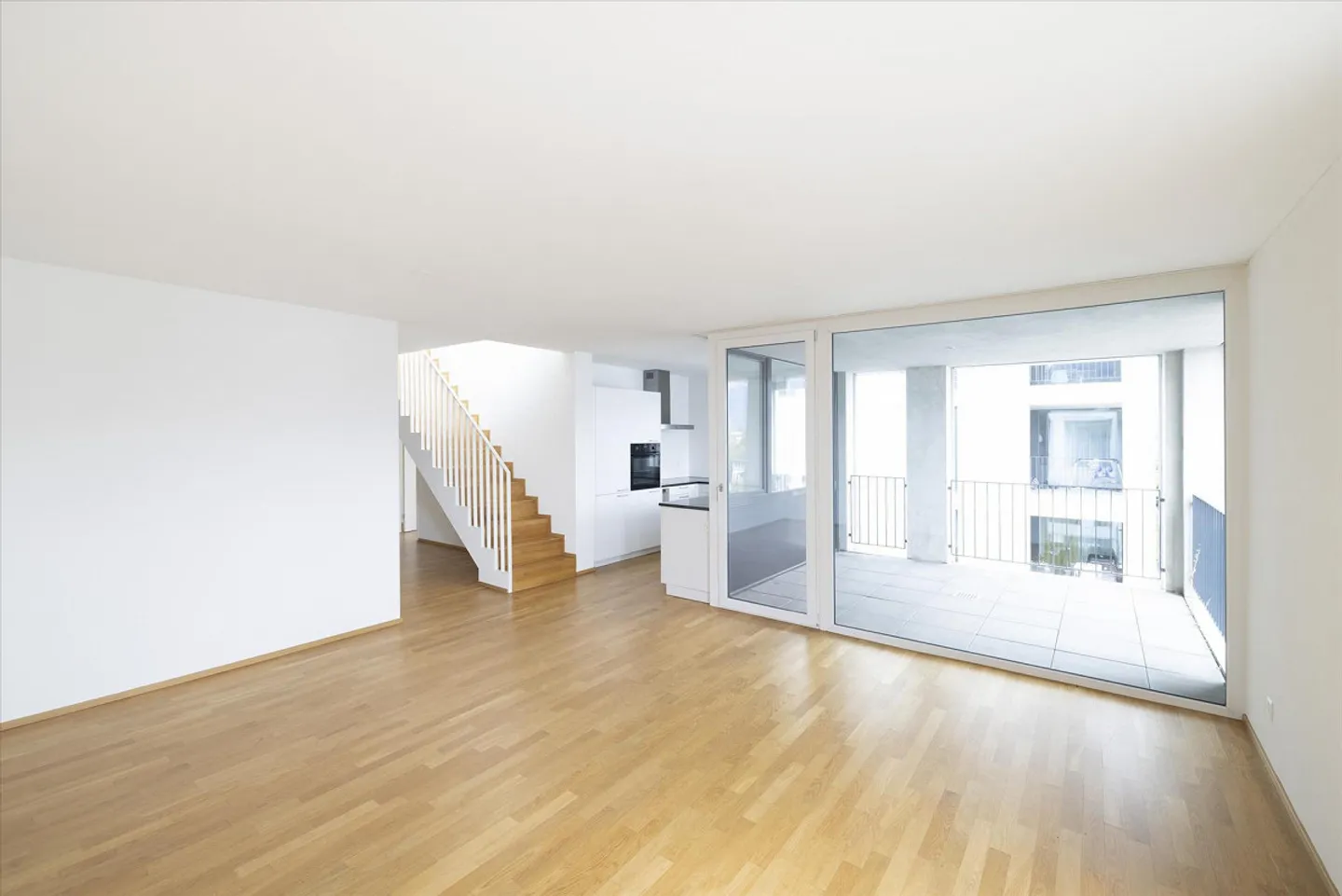 Rare beautiful 4.5-room maisonette apartment with dream view! - Photo 3 of 13