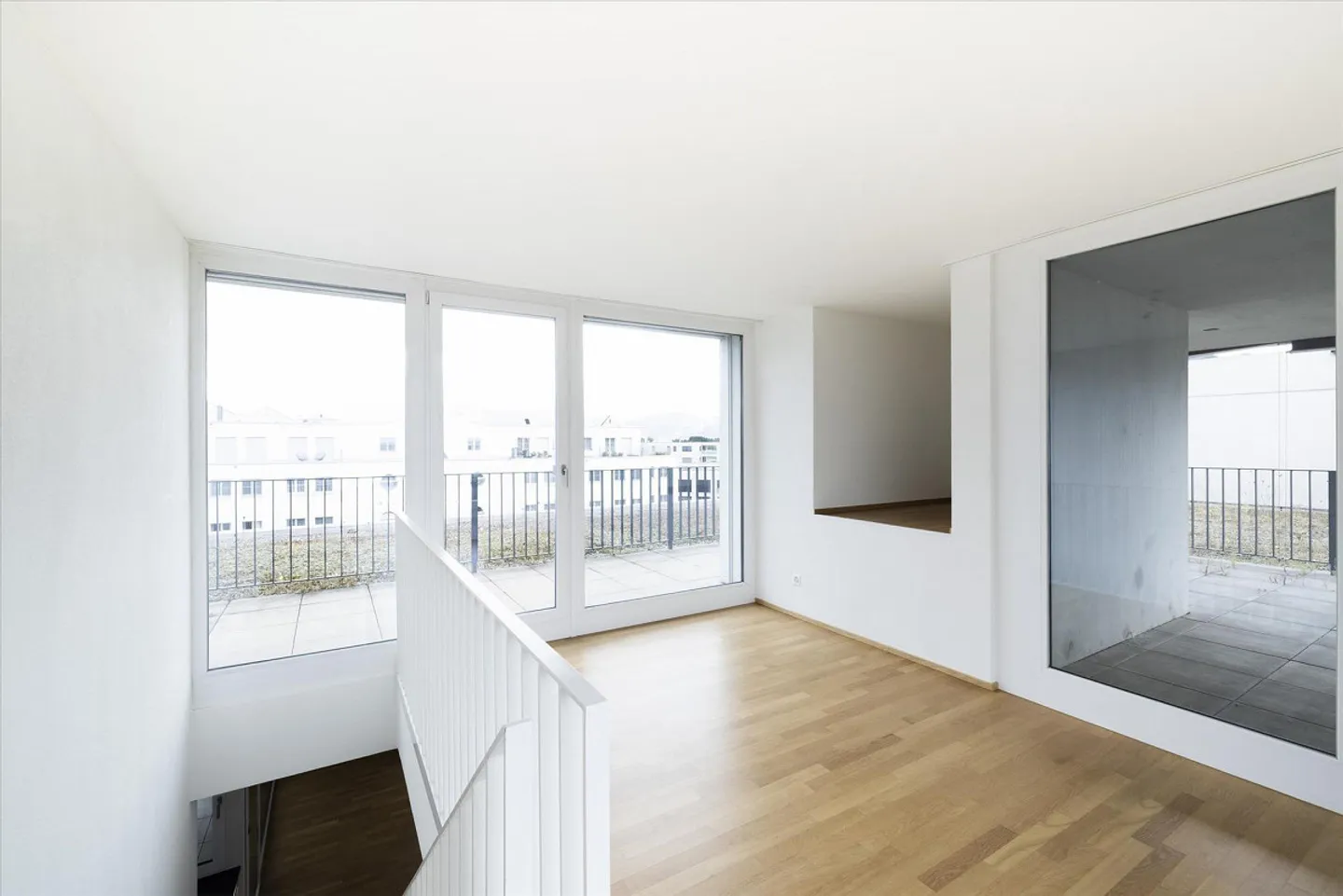 Rare beautiful 4.5-room maisonette apartment with dream view! - Photo 8 of 13