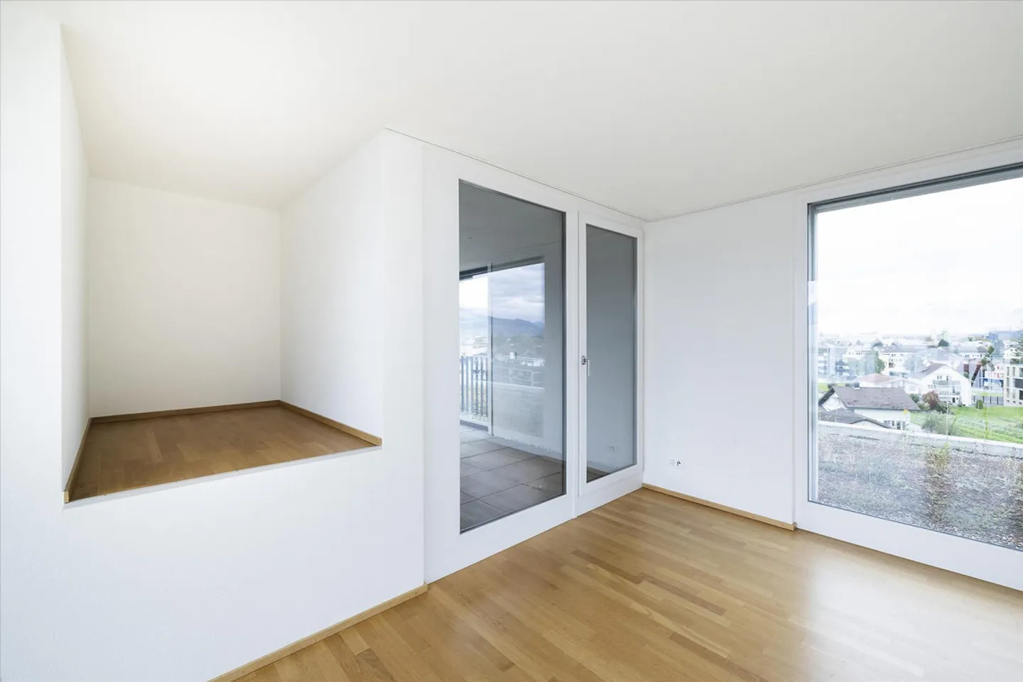Rare beautiful 4.5-room maisonette apartment with dream view! - Photo 9 of 13