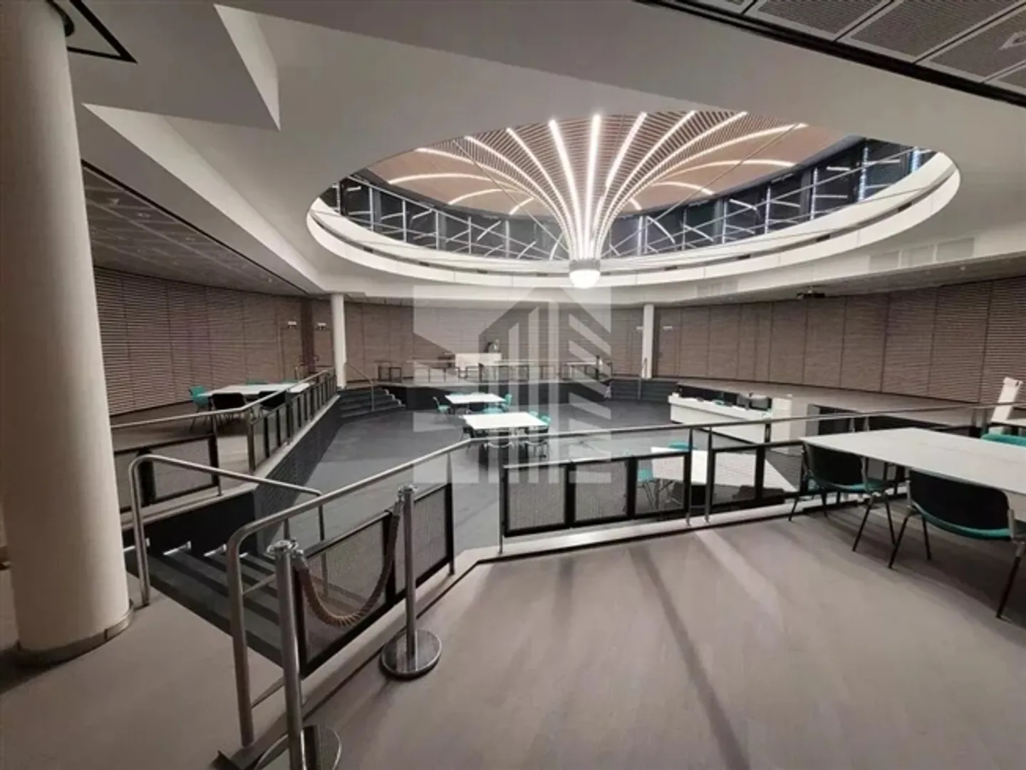 Furnished Office with Parking Spaces - Photo 1 of 6