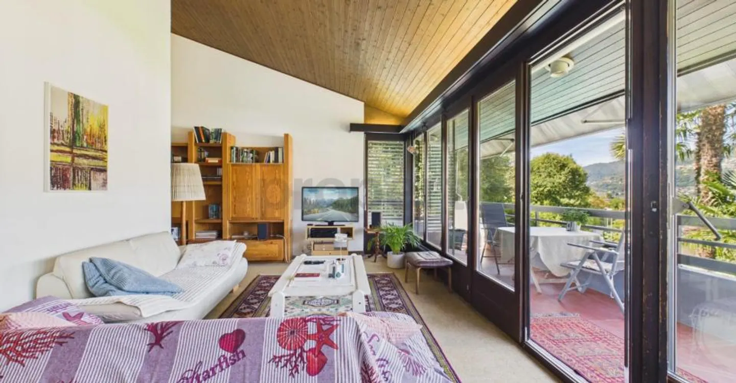An exclusive oasis with pool and panoramic view - Photo 4 of 13