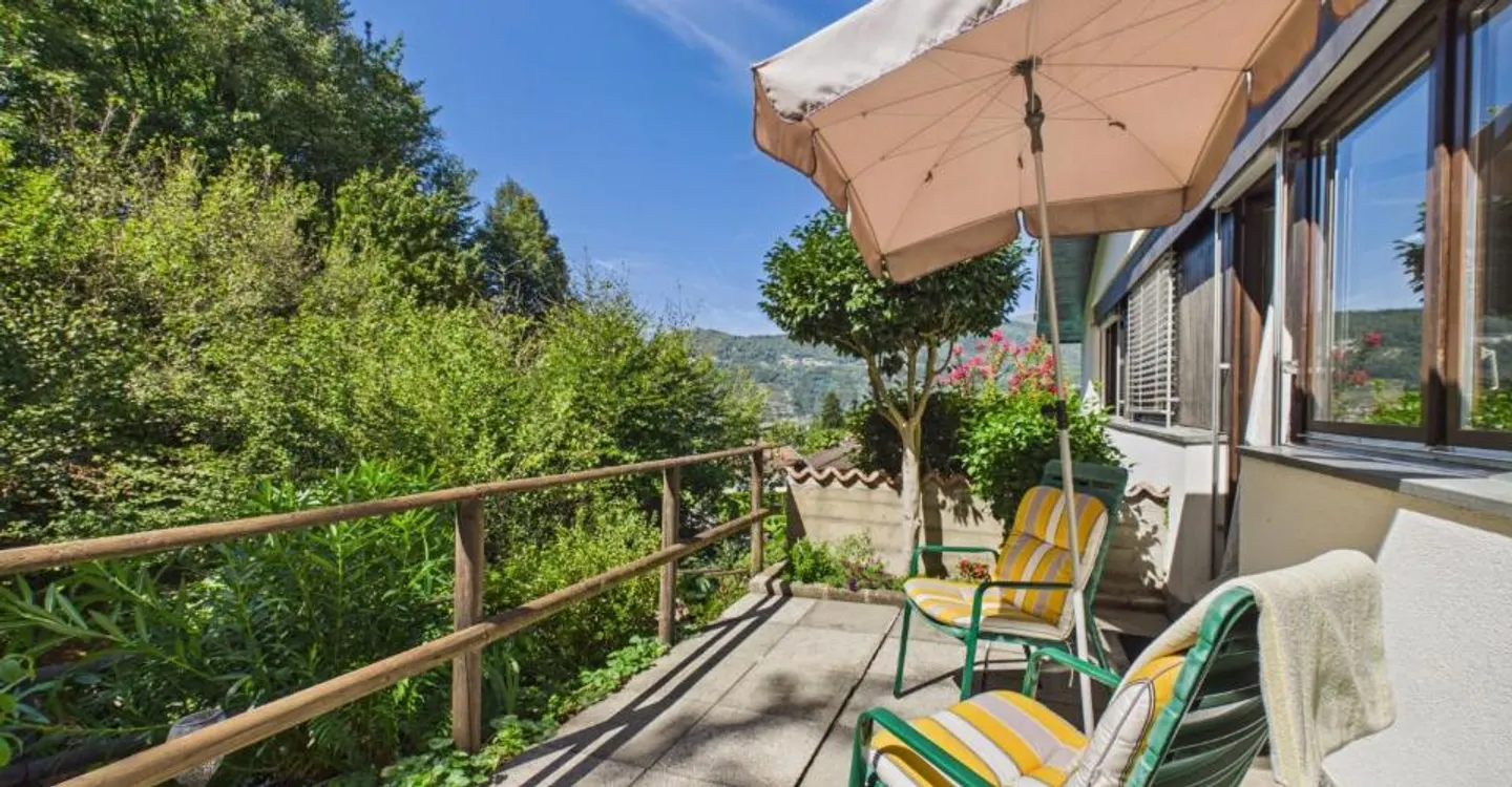 An exclusive oasis with pool and panoramic view - Photo 10 of 13