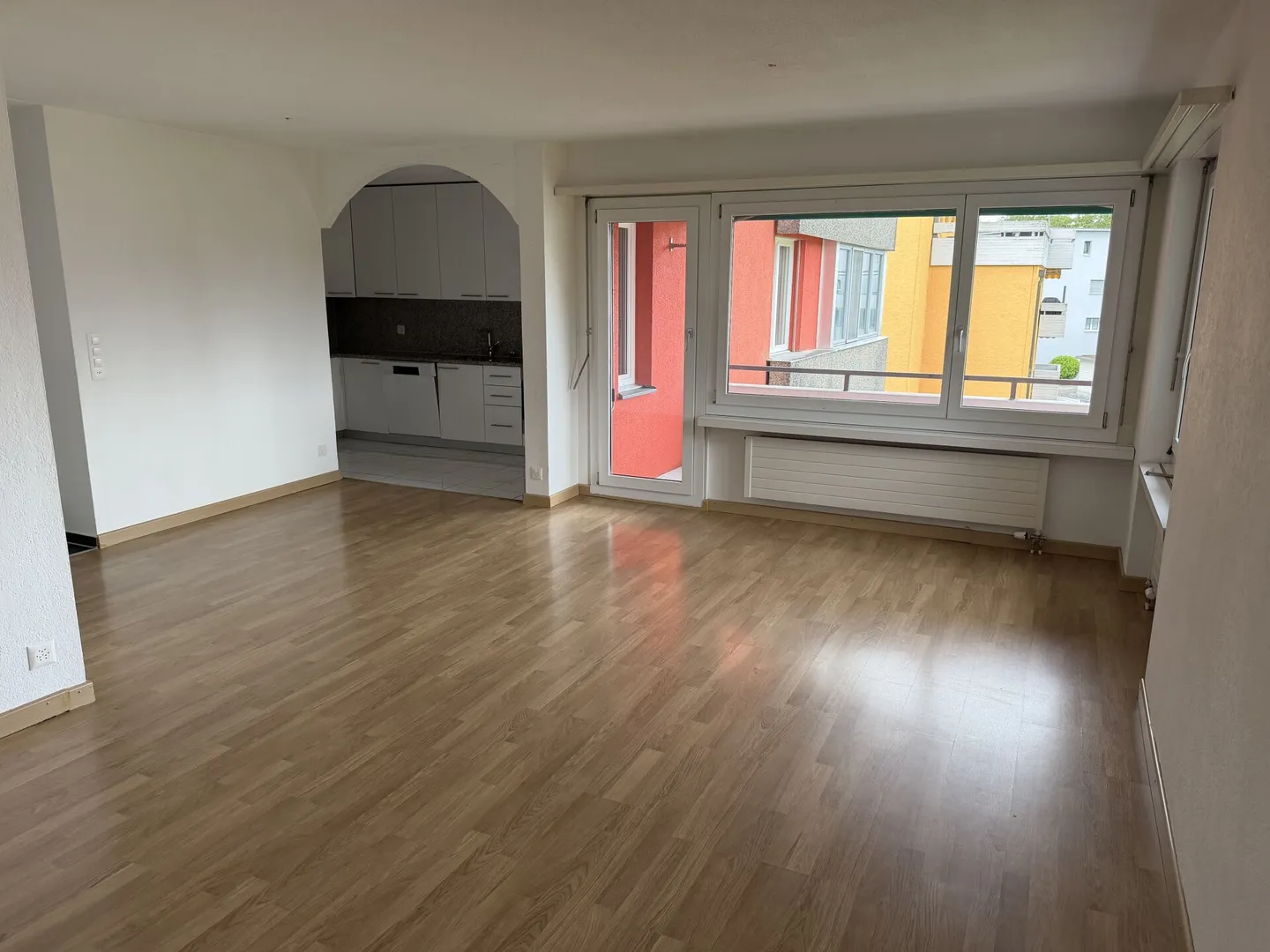 Spacious 4.5 room apartment in the 'Flurhof' neighborhood - Photo 4 of 12