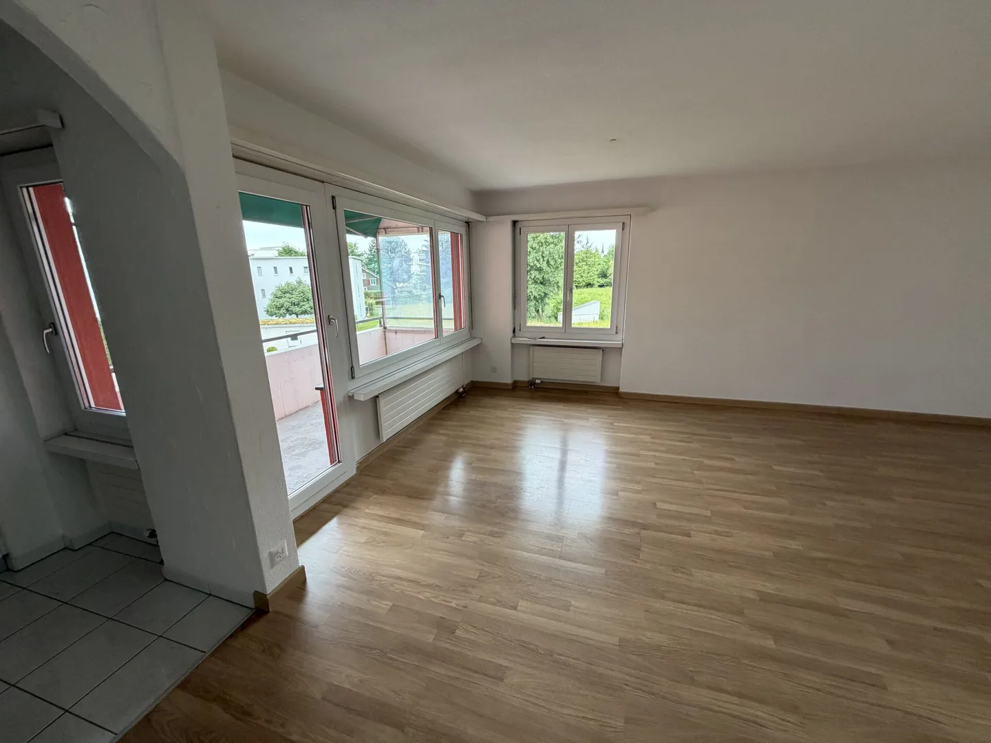 Spacious 4.5 room apartment in the 'Flurhof' neighborhood - Photo 3 of 12