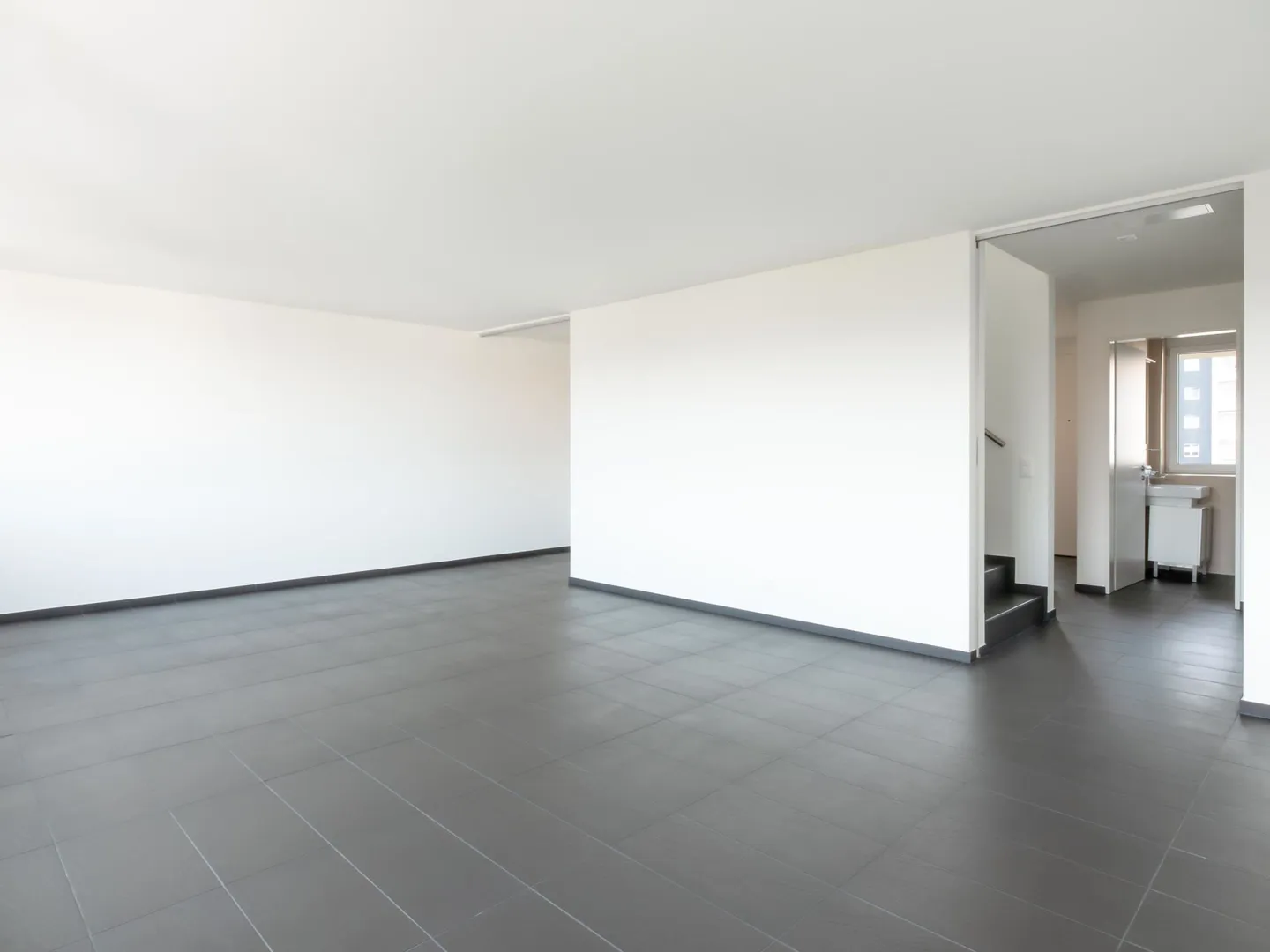 Appartement en duplex de 3 pièces à Binningen - Photo 10 sur 12