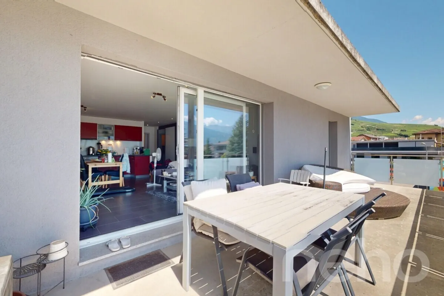 Exklusiv: helles 3.5-Zimmer-Wohnung mit großem Balkon - Foto 3 von 11