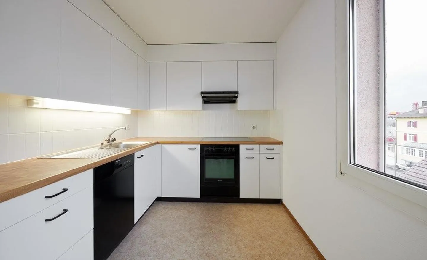 Are you looking for an apartment near the city center? - Photo 3 of 9
