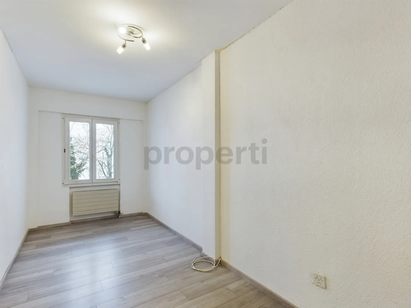Maison individuelle exclusive dans un emplacement calme en bordure de forêt avec vue sur le lac et jardin - Photo 4 sur 12