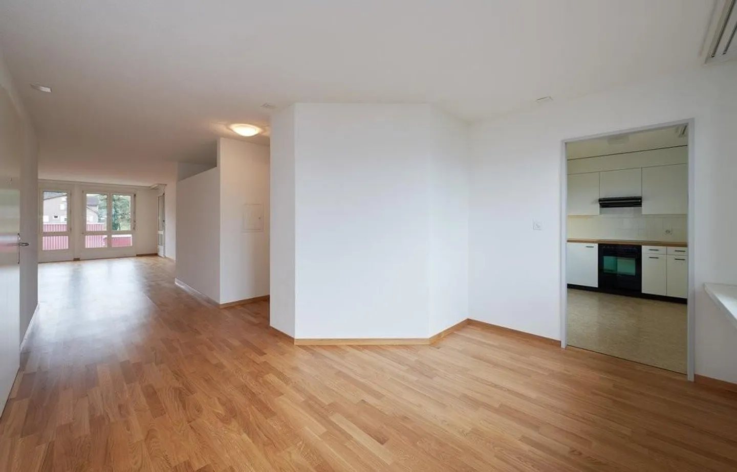 Are you looking for an apartment near the city center? - Photo 5 of 9