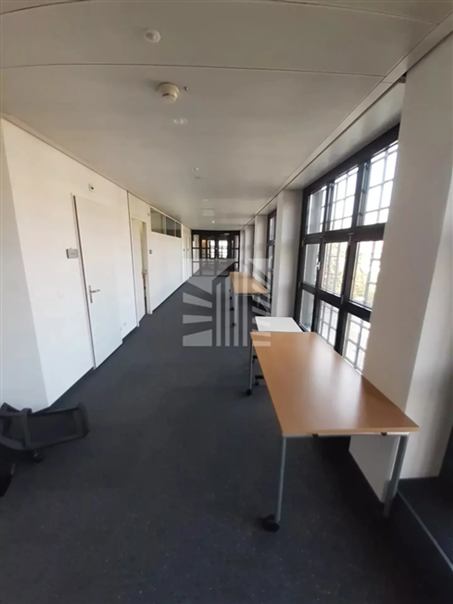 Furnished Office with Parking Spaces - Photo 4 of 6