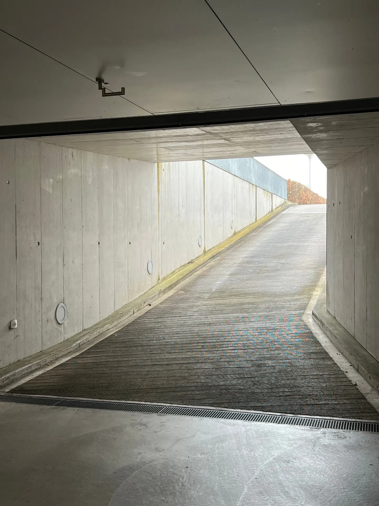 Posto auto in garage sotterraneo ben tenuto - Foto 2 di 4