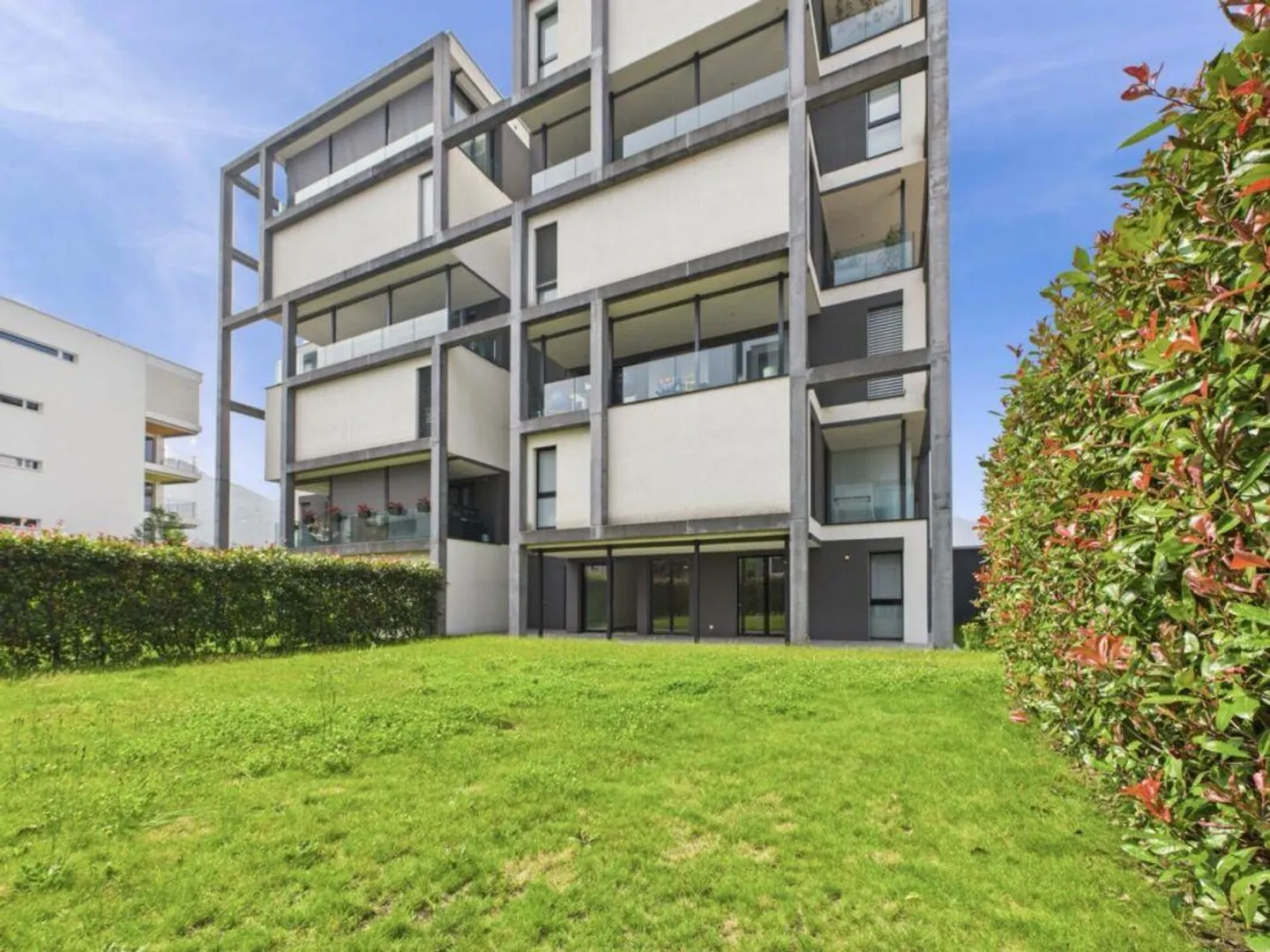 4.5-ROOM APARTMENT WITH GARDEN - Photo 2 of 10