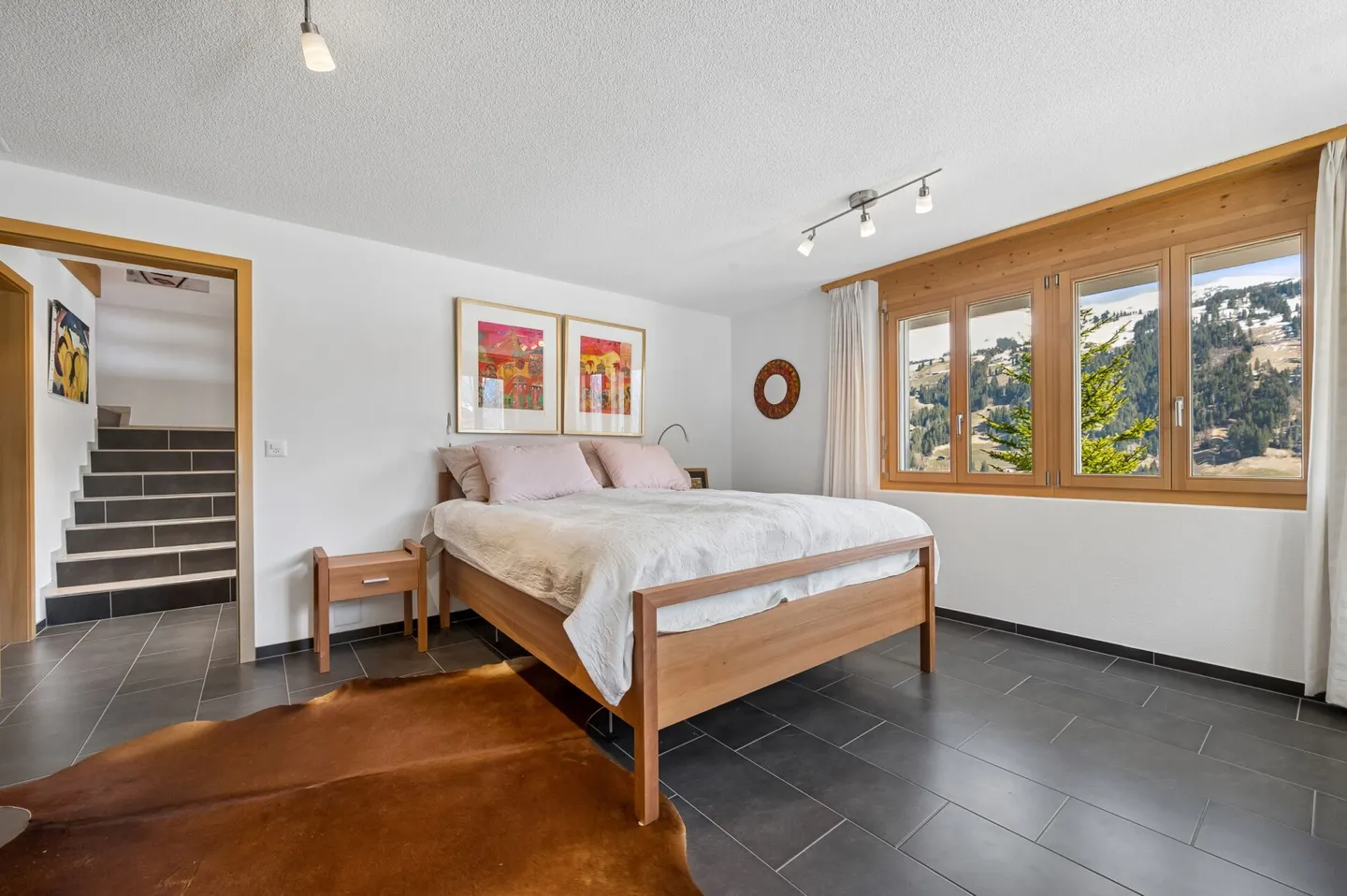 Stilvolles Chalet mit beeindruckender Aussicht - Photo 9 of 13