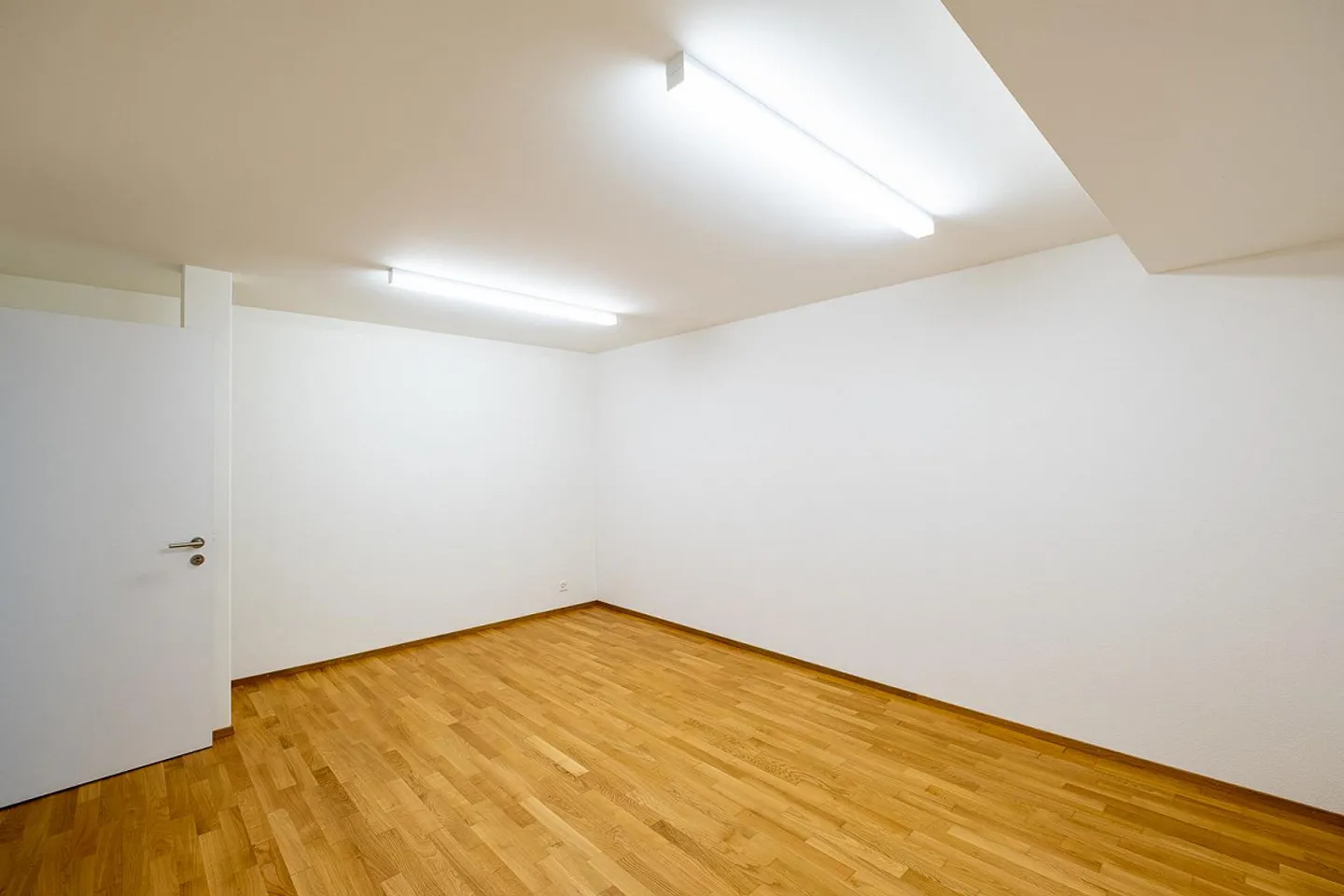 Ufficio/Sala di pratica cerca nuovo inquilino! - Foto 6 di 12