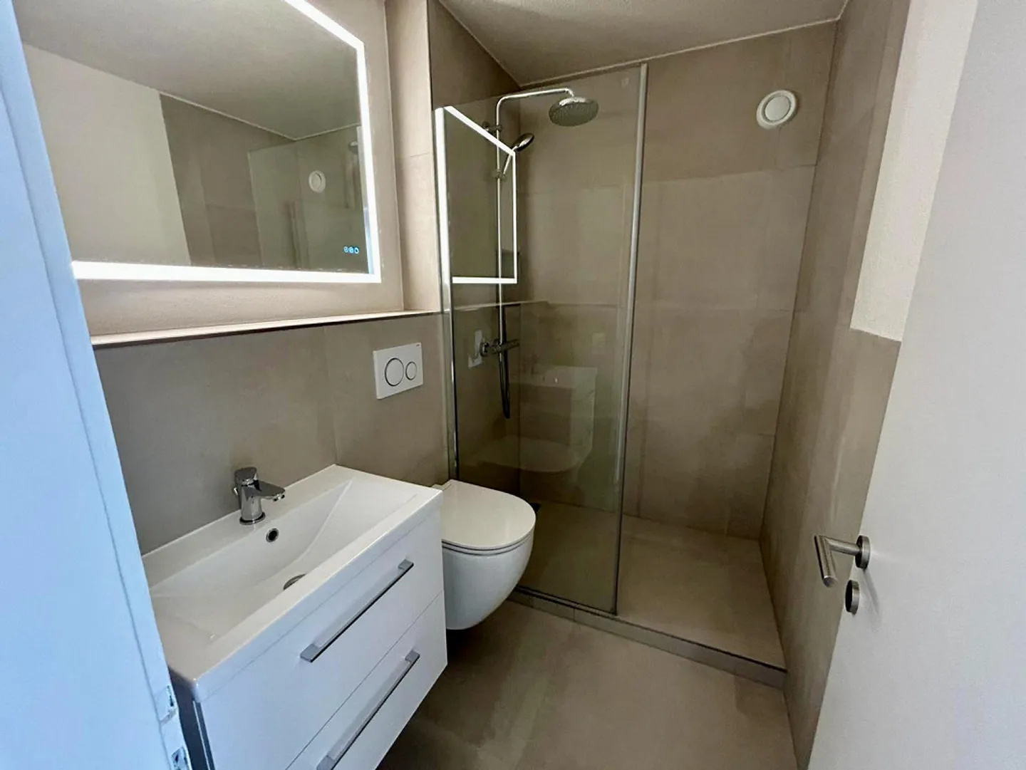 Luxuswohnung mit Gourmetküche - Foto 8 von 11
