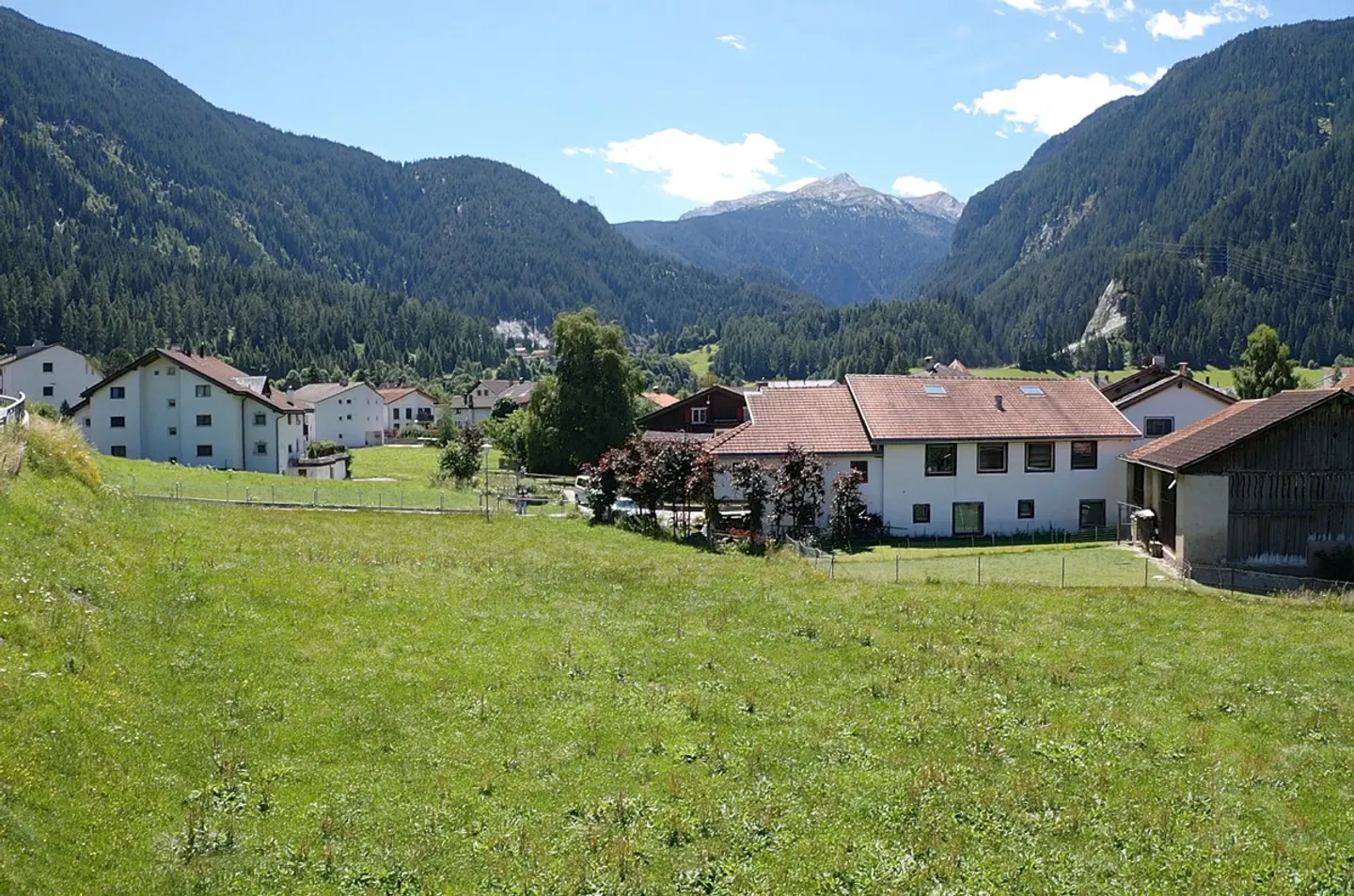 Charming 3.5 Room First Apartment in Andeer - Val Schons - Photo 2 of 7