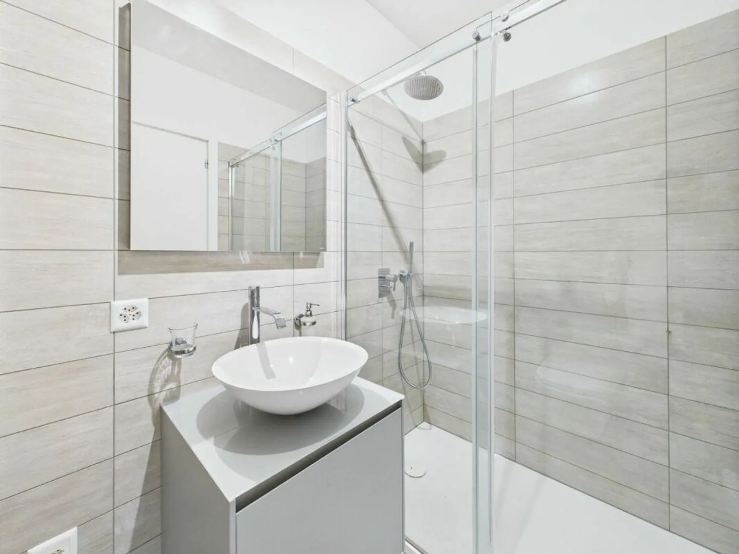 4.5-ROOM APARTMENT WITH GARDEN - Photo 8 of 10