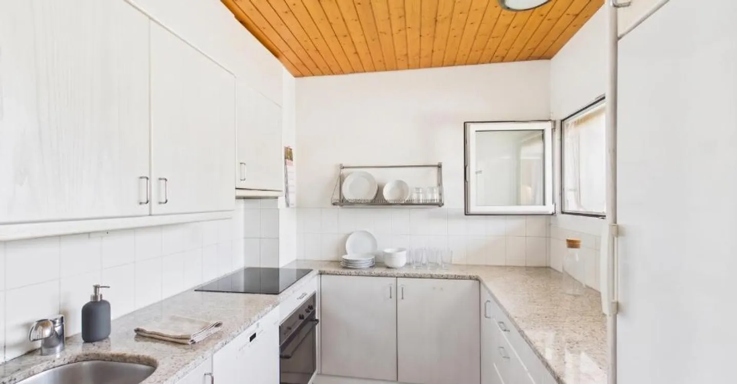 Maisonette Dream on Two Levels: Renovated with Underfloor Heating, Balconies and Parking Space - Photo 2 of 11