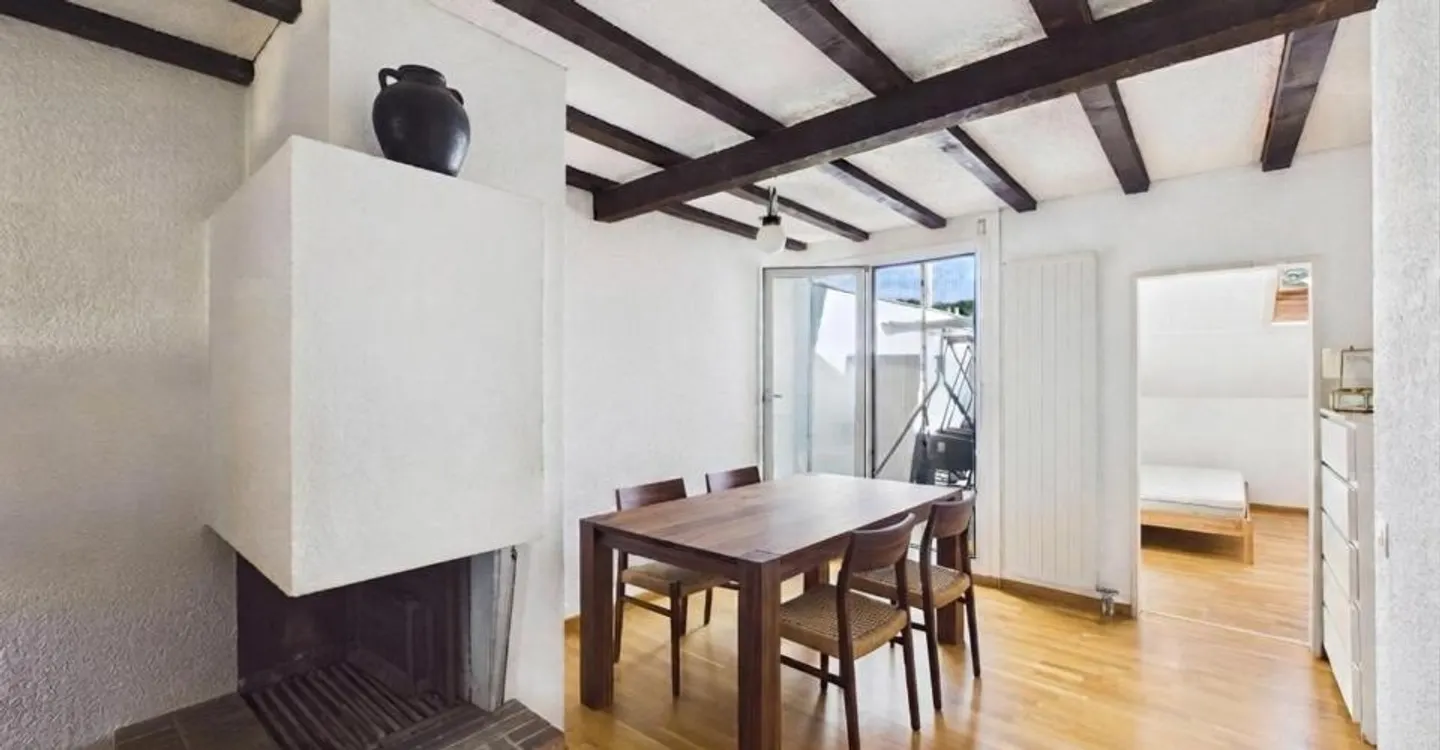 Maisonette Dream on Two Levels: Renovated with Underfloor Heating, Balconies and Parking Space - Photo 3 of 11