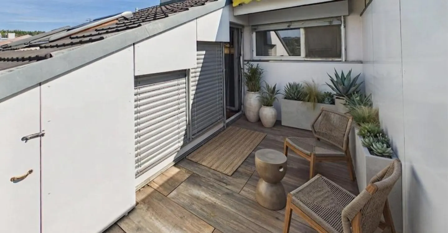 Maisonette Dream on Two Levels: Renovated with Underfloor Heating, Balconies and Parking Space - Photo 8 of 11
